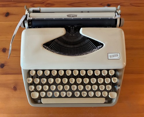 Schreibmaschine triumph tippa - schreibmaschine,