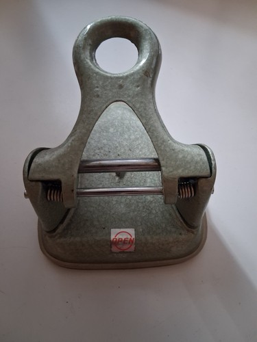 Alter open locher stahlguss - open,