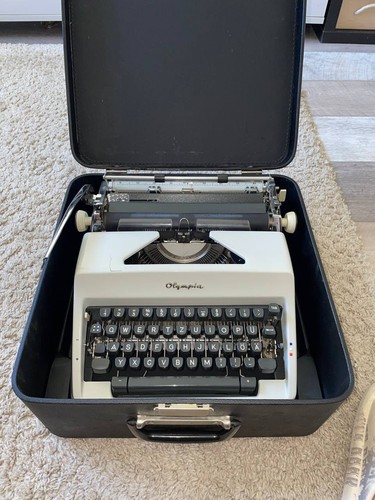 Olympia sm9 typewriter - olympia,