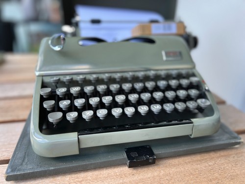 Alte ddr schreibmaschine groma - schreibmaschine,